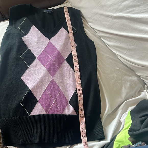 Gap Women’s Black and Purple Argyle Sweater Vest size medium - Picture 8 of 10